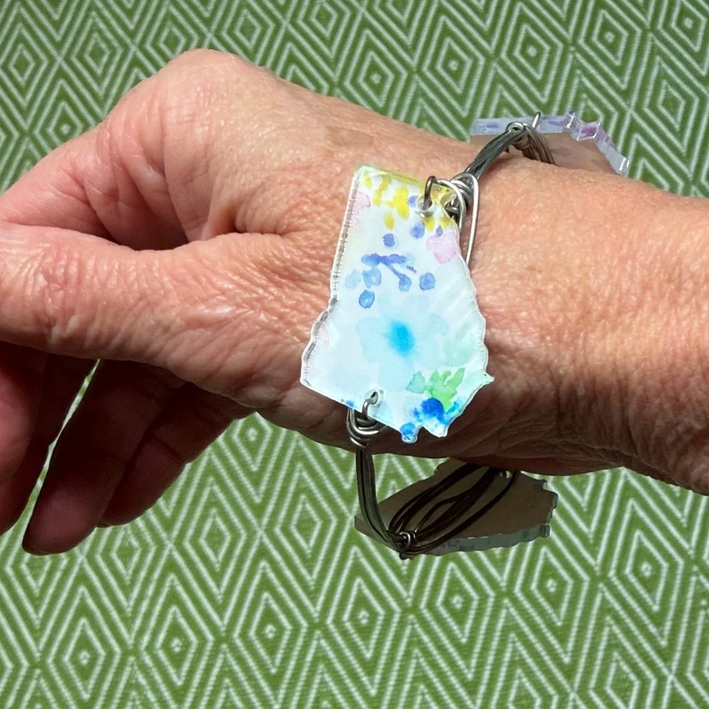 Floral White and Blue Wearable Wrist Clip Bracelet